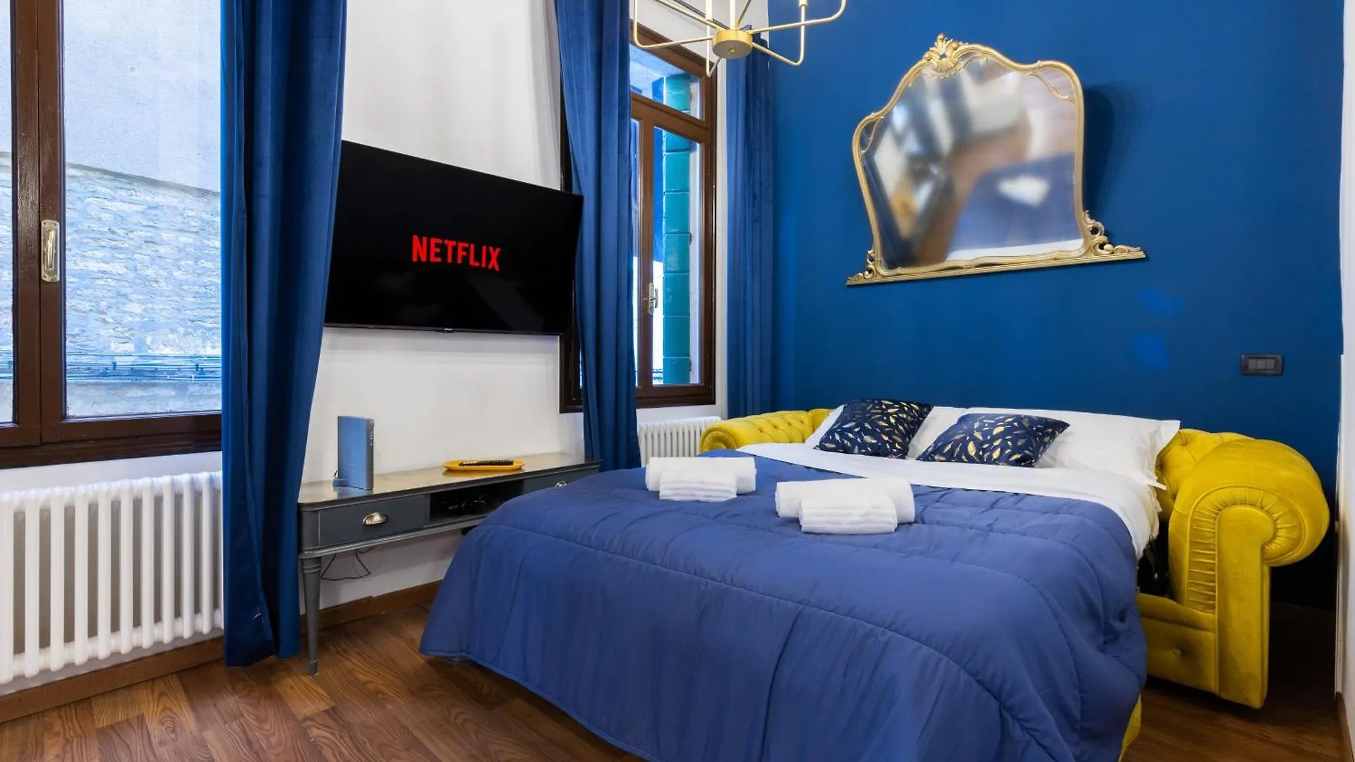 Апартаменты Blue Venetian House